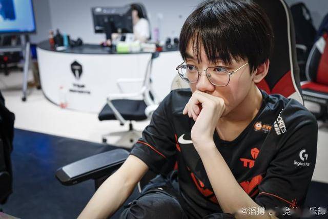 JackeyLove连续十五场比赛得分超过刷新纪录，日本队冲击纪录！